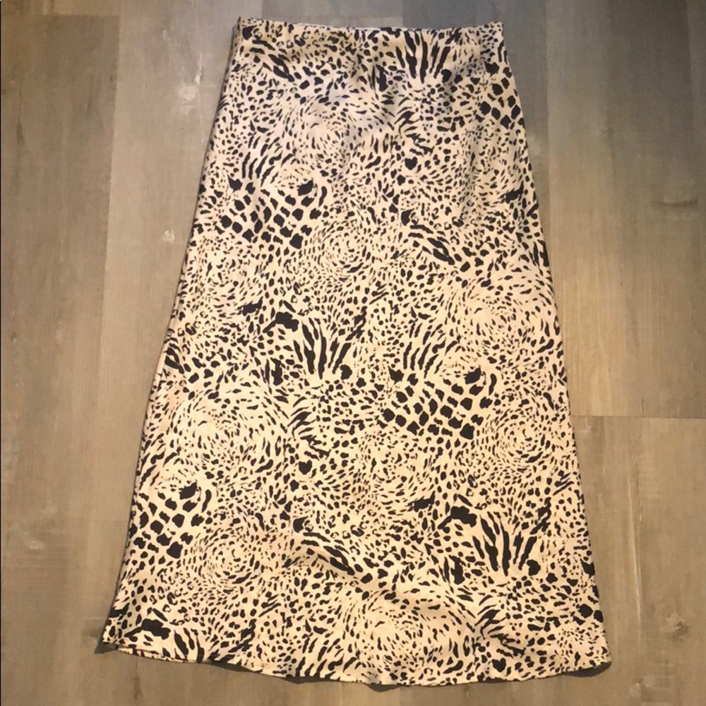 Animal print midi skirt.